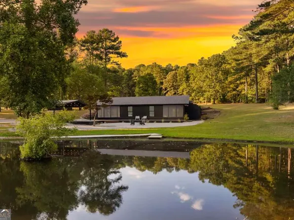 160 Creekwood Ln, Fayetteville, GA 30214