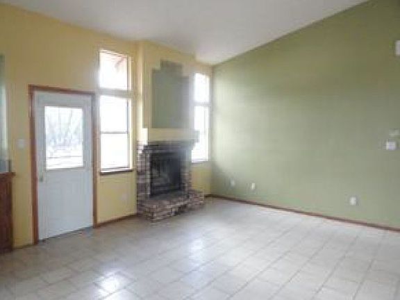 5th image of 26 Marigold Blvd