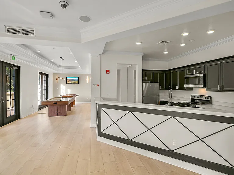 Pinnacle at MacArthur Place — Photo 23