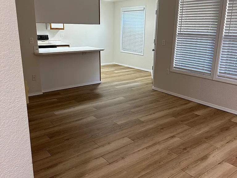 710 SW 206th Pl — Photo 7