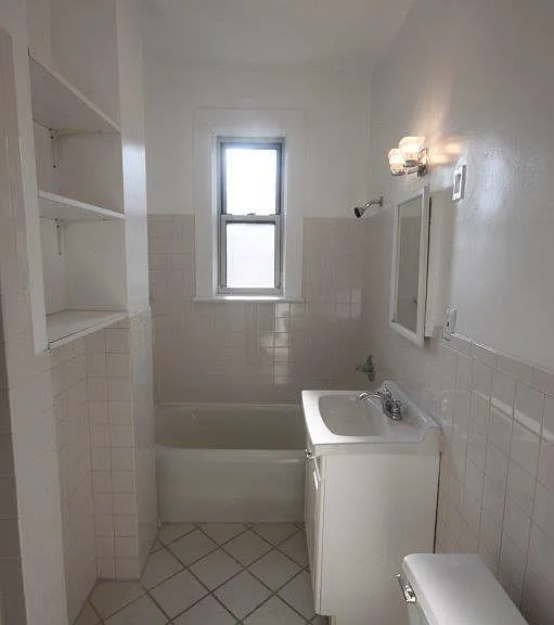 1000 Hudson St #404 — Photo 13