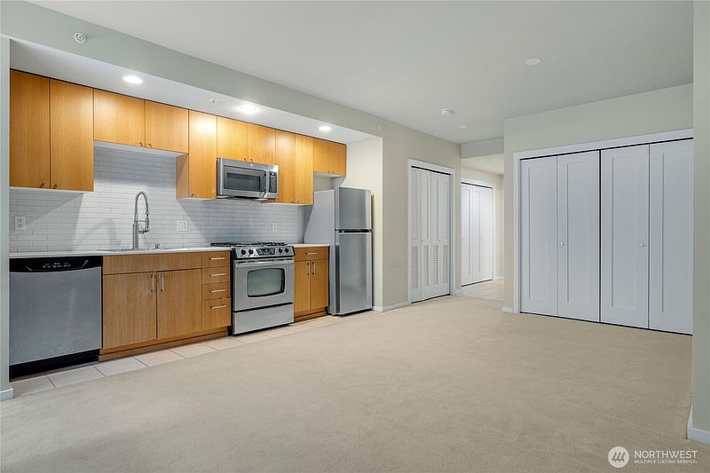 5th image of 81 Clay Street #326