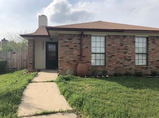 5802 Falconcrest Dr, Arlington, TX 76017