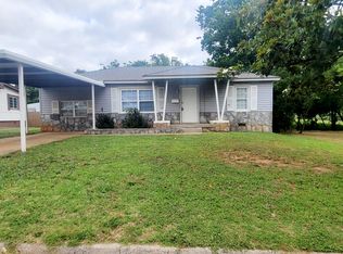 613 Lions Park Pl, Midwest City, OK 73110