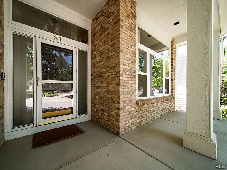 1011 S Valentia St #81 — Photo 2
