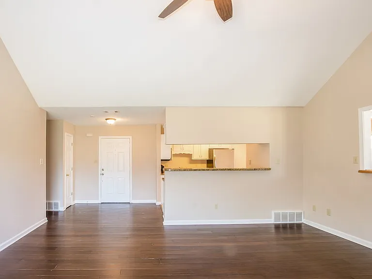 3056 Valley Green Ln — Photo 2