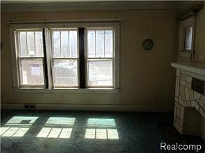 3rd image of 8063 E Hollywood St