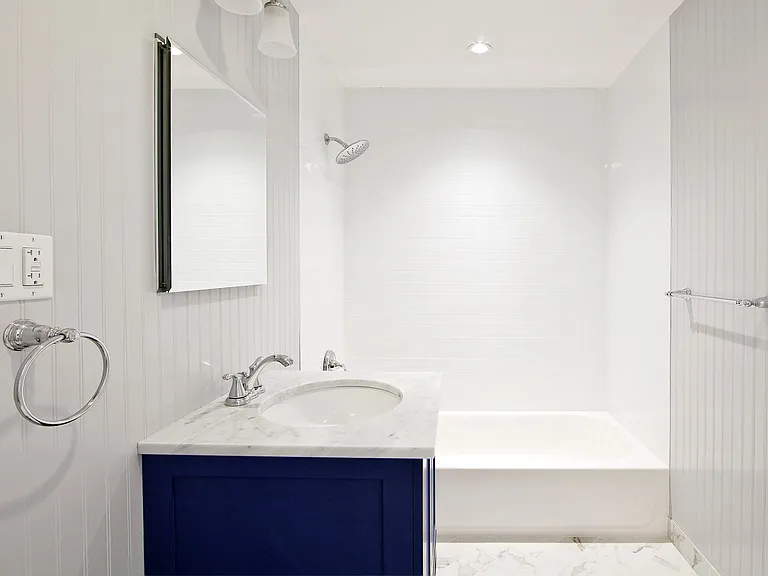 115 Henry St #5B — Photo 5