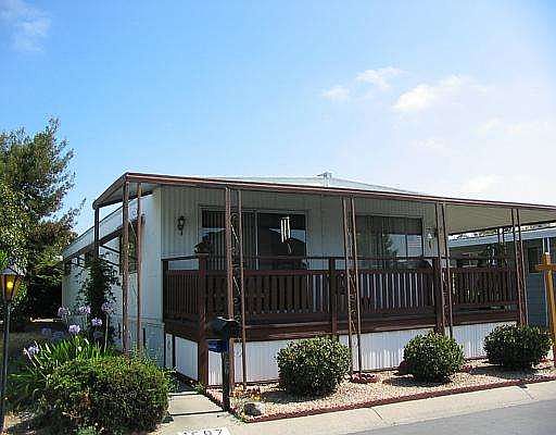 1st image of 1587 De Lemos Ave