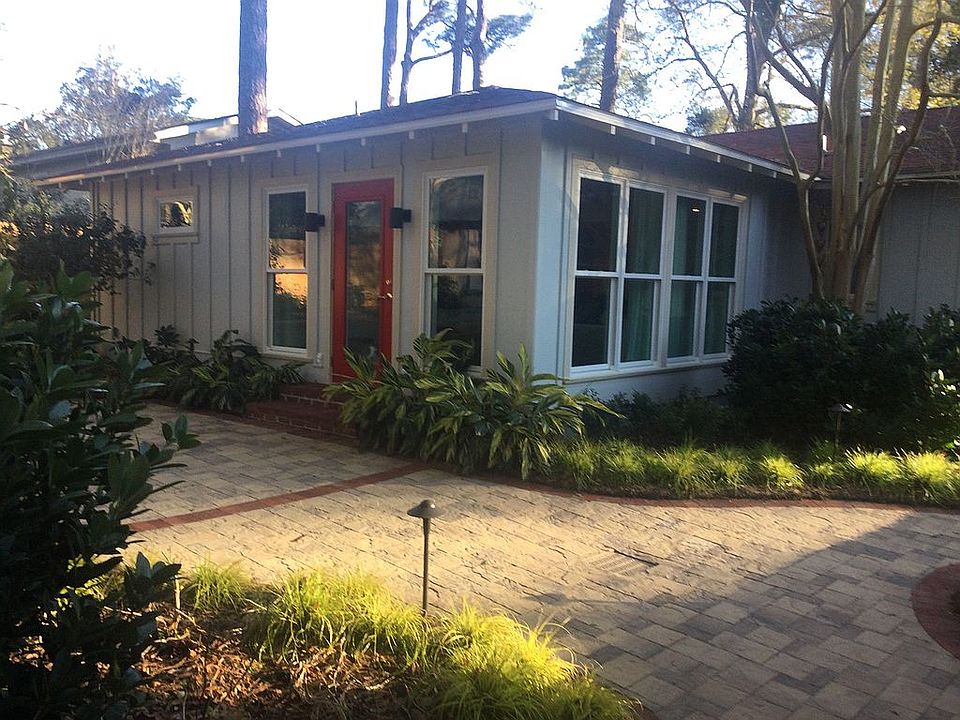 2nd image of 205 Pinecrest Ln