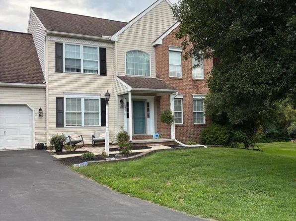16 Hemlock Dr, Lancaster, PA 17602