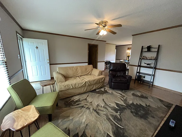 Spacious Common Area Comfortable & Perfect for Roommates!