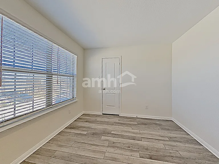 310 Garrett Ct — Photo 25