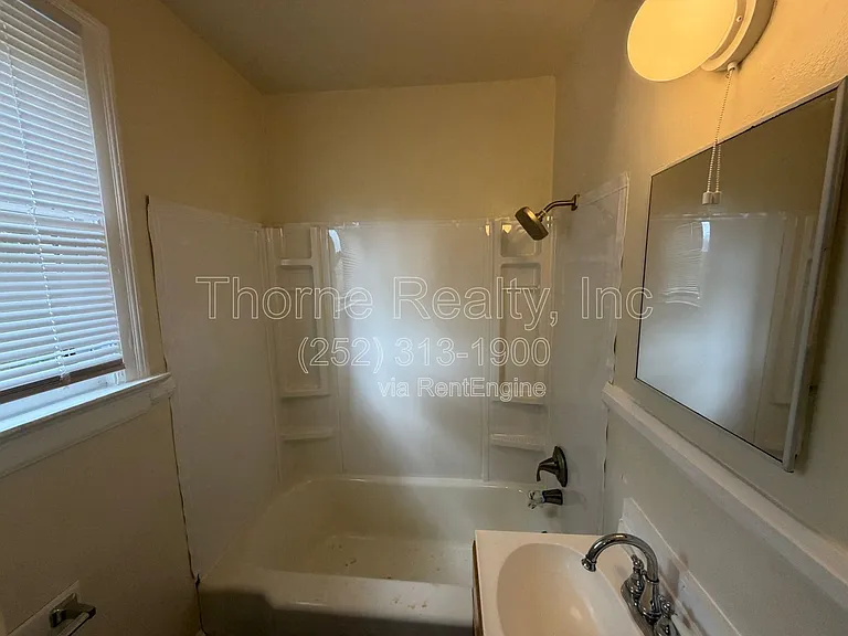 216 S Vyne St — Photo 9