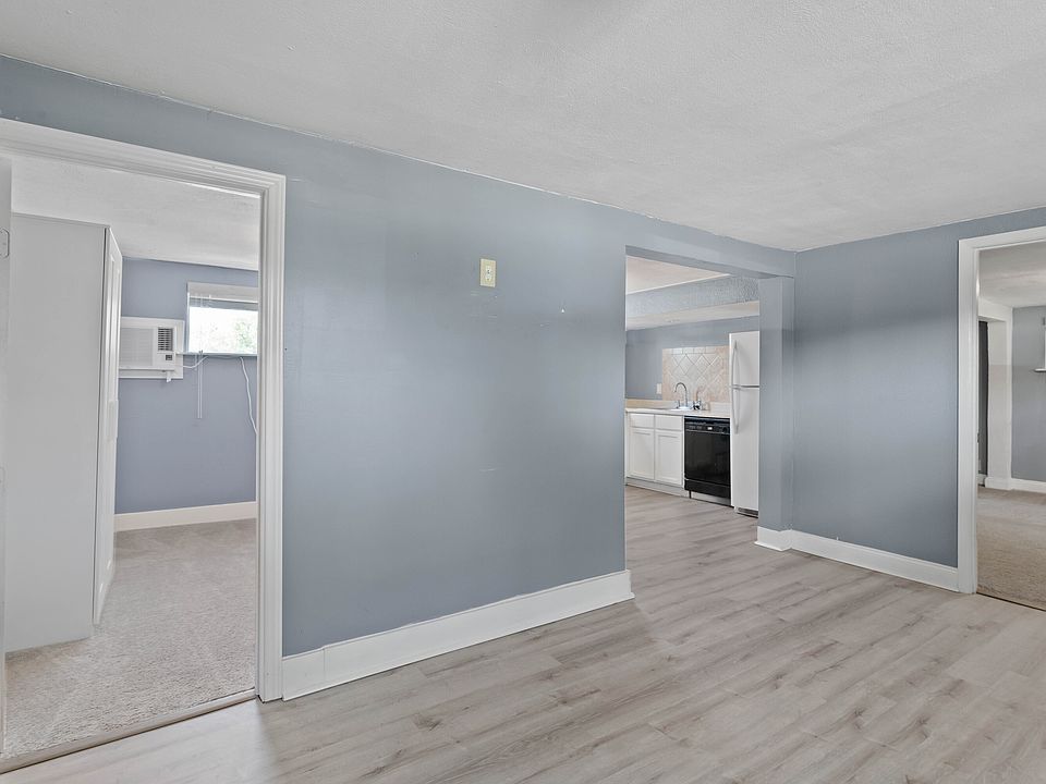 1st image of 912 S Armstrong Ave #101