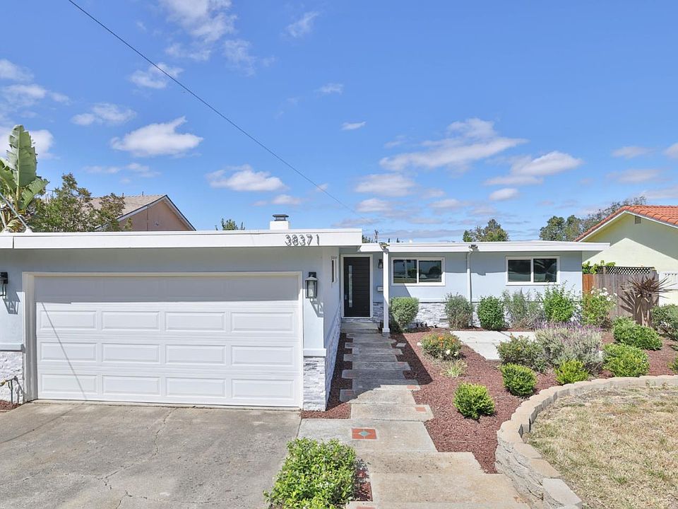 1st image of 38371 Canyon Heights Dr