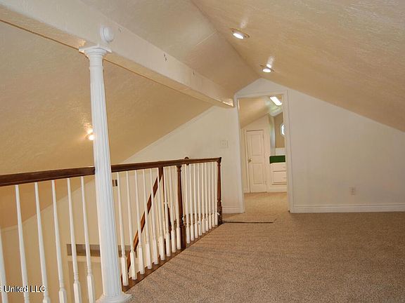5th image of 1106 Resca De La Palma St