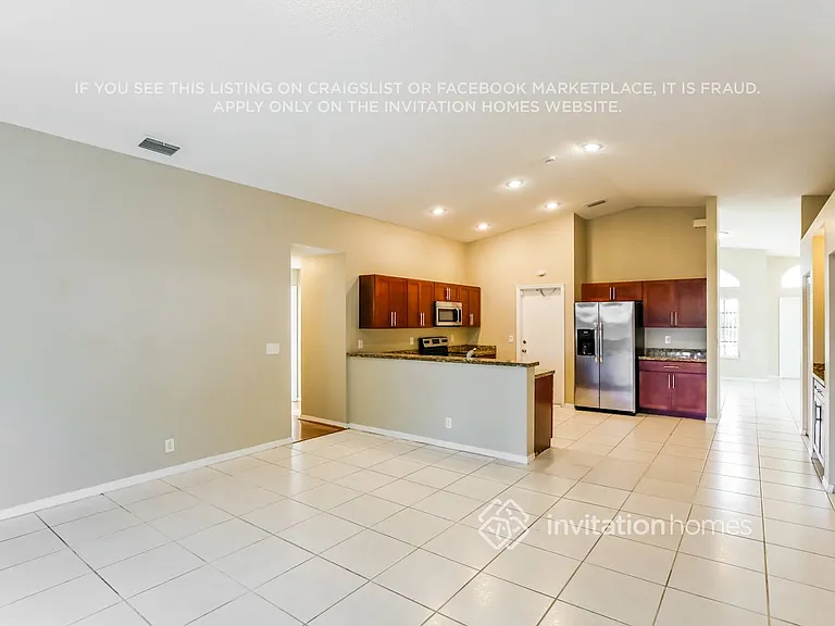 10841 SW 14th Ct — Photo 8