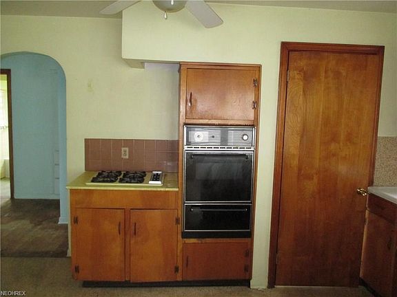 3rd image of 770 N Saint Clair St