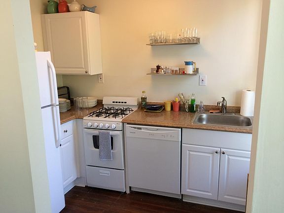 2nd image of 124 W Waldburg St APT 3