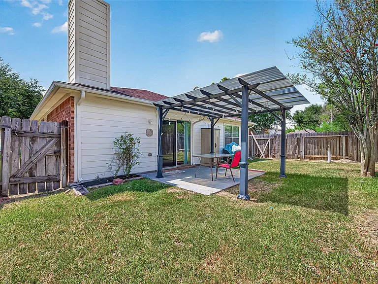 6807 Lauderwick Ct — Photo 45