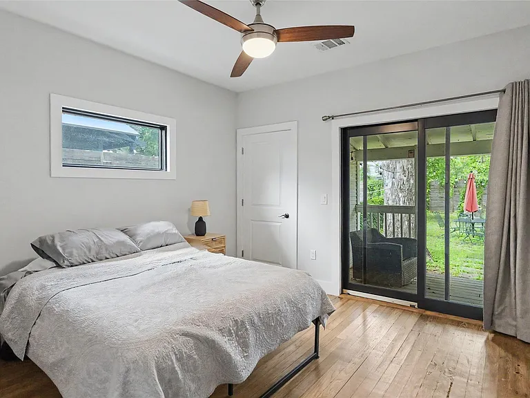 2506 E Cesar Chavez St — Photo 7