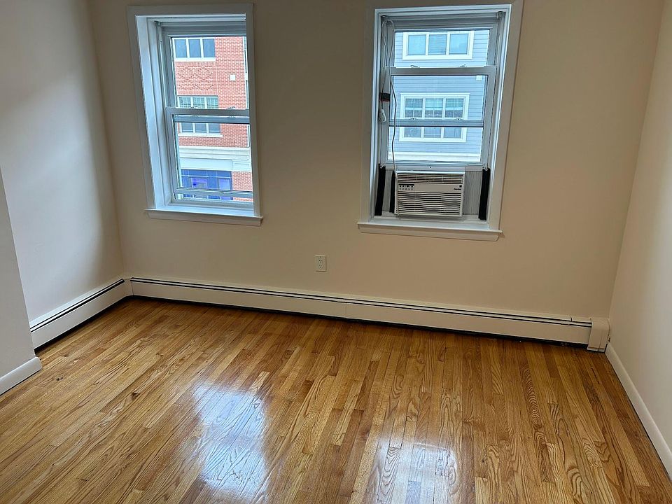 2nd image of 285 Halstead Ave Suite 4