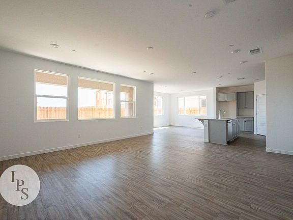 5th image of 2808 N Vahe Ave