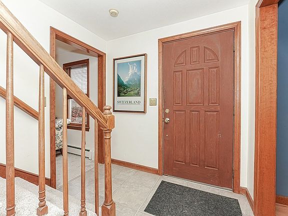 3rd image of 14 Reservoir Dr