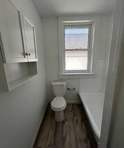 324 N Newstead Ave — Photo 7