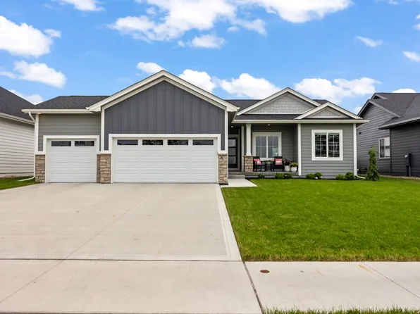 87 Landon Dr NW, Bondurant, IA 50035