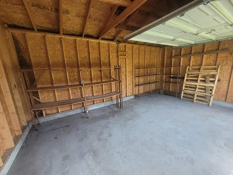 2021 Greenbrier Rd — Photo 16