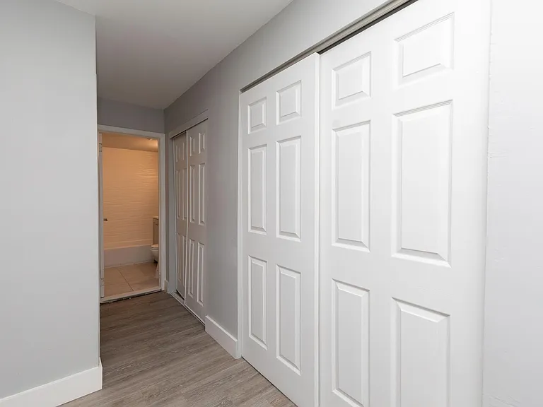 Wayne Court Apartments — Photo 23