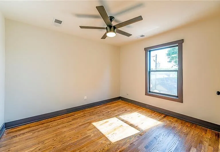 767 Terry St SE #B — Photo 16