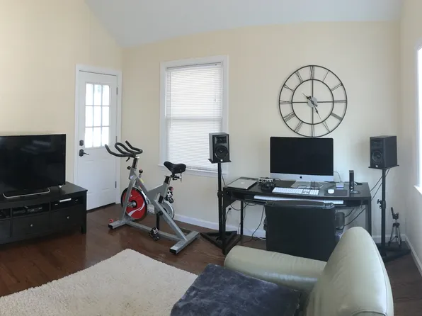 6 Birchside Dr #B, Norwalk, CT 06850