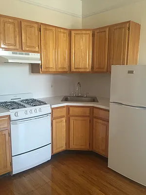 Rented by Giaps Realty Group LLC | media 2