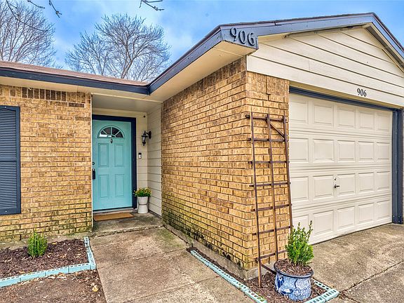 2nd image of 906 Rolling Ridge Dr