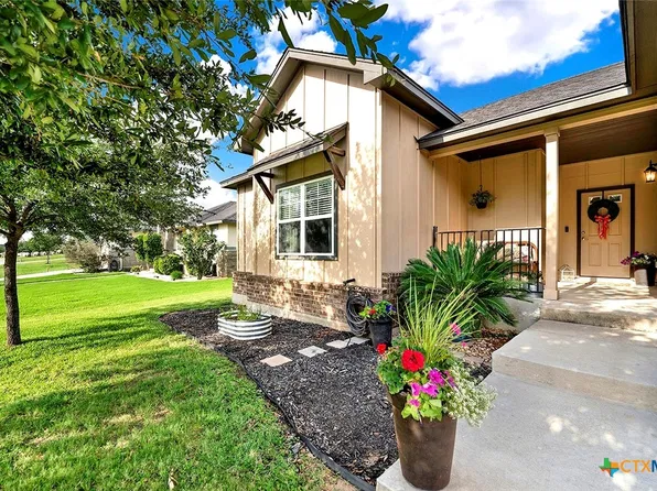 109 Grandview Rd, Floresville, TX 78114