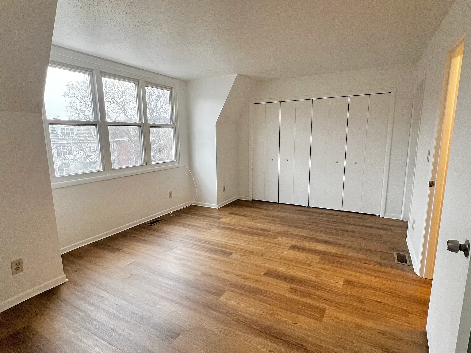 3 bed, 1800 sqft, $3,670 — Photo 4