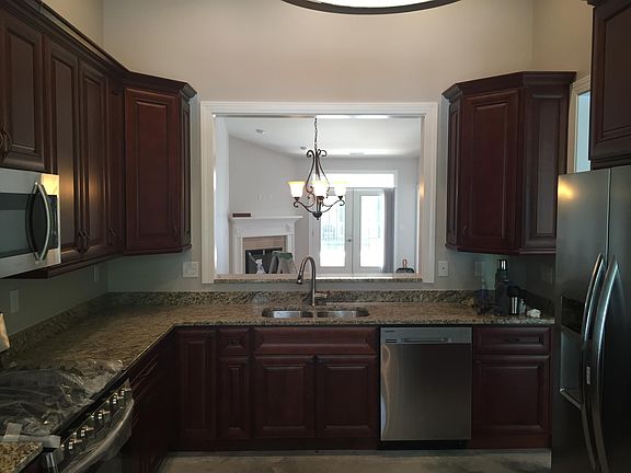 2nd image of 67 Blythe Commons Ct