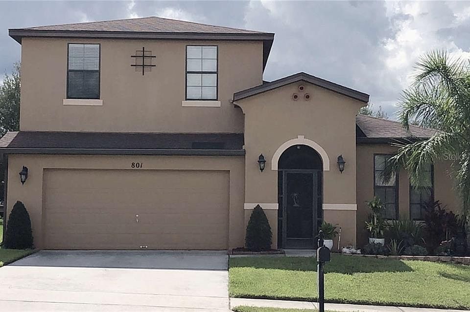 1st image of 801 Woods Landing Dr