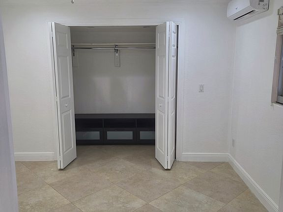 5th image of 300 SW 71st Ave #3