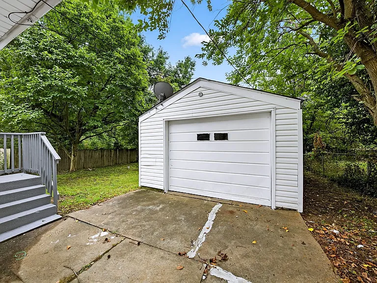 416 Crawford Rd — Photo 20