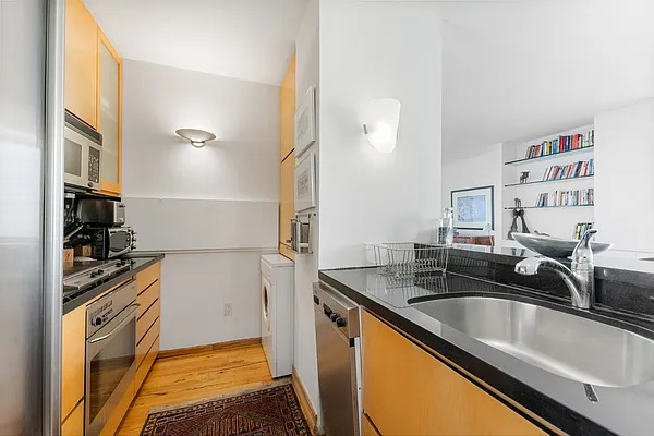 Sold by Essence Realty LLC | media 5