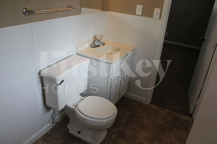 243 Tracy Rd — Photo 7