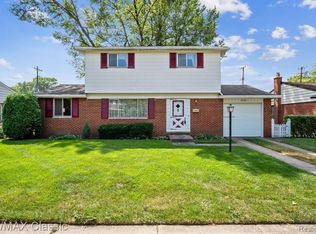 35241 Harroun St, Wayne, MI 48184