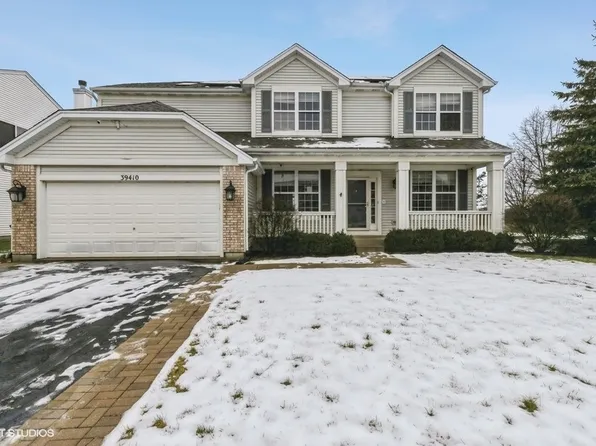 39410 Castleford Ln, Beach Park, IL 60083