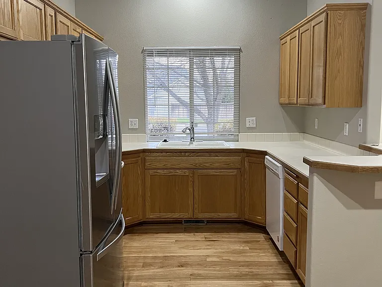 3050 N Cape Cod Ave — Photo 3