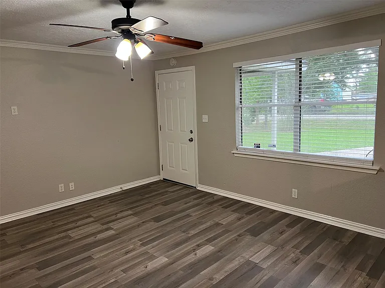 9505 Everglade Dr — Photo 5