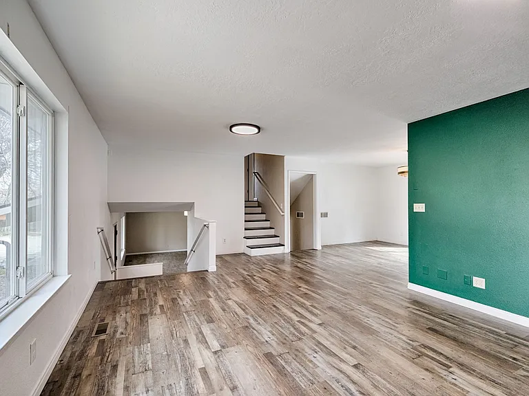 2960 S Apple St — Photo 9